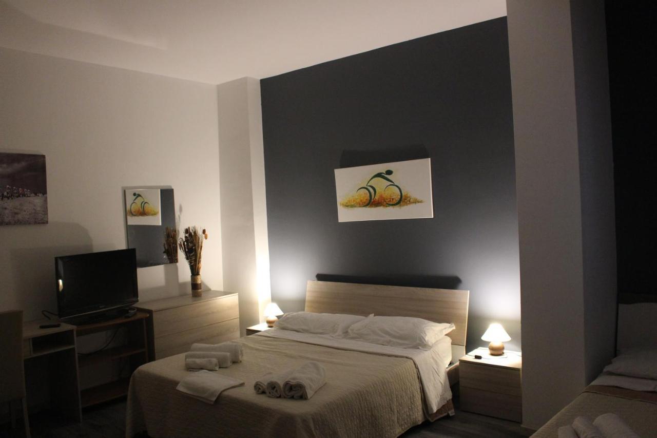 Triathlon B&B Lecce Bagian luar foto